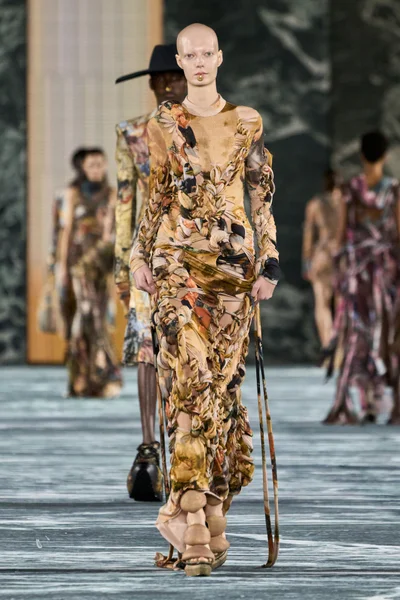 Look 54